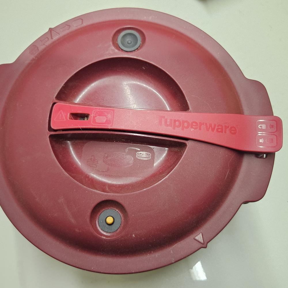 Tupperware Red Microwave Lid